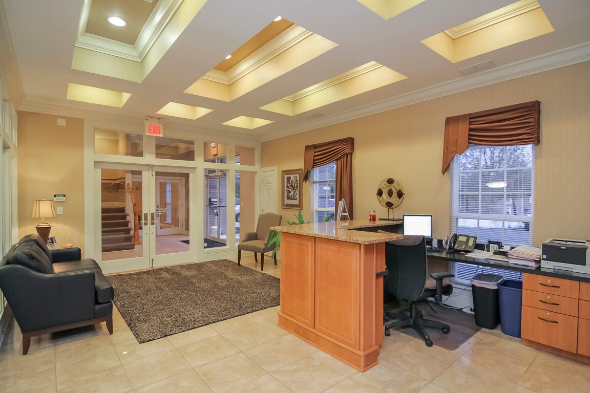 3220 Office Pointe Pl, Louisville, KY for lease Lobby- Image 1 of 31