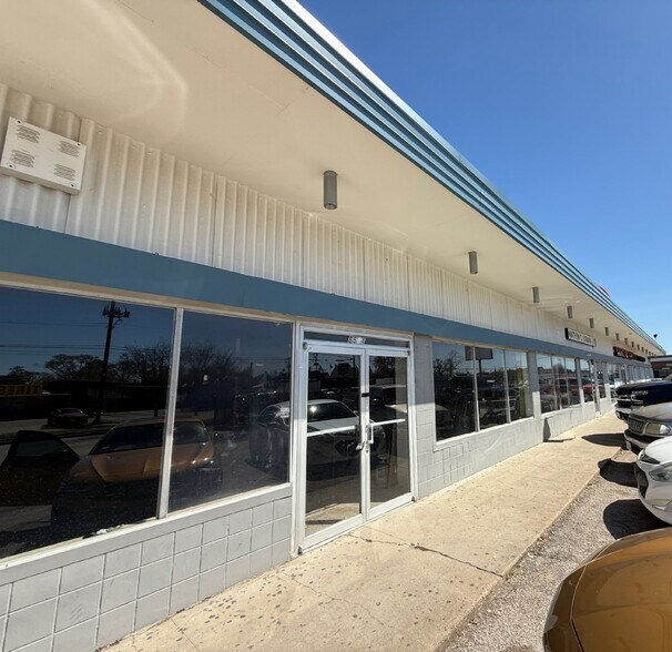 8560 Long Point Rd, Houston, TX à louer - Photo du bâtiment - Image 1 de 8