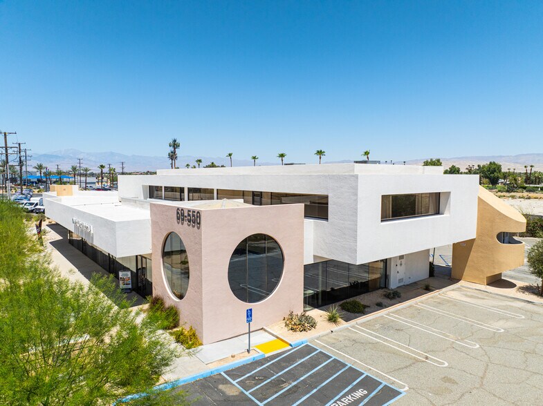 69550 US Highway 111, Rancho Mirage, CA à vendre - Photo du bâtiment - Image 2 de 35