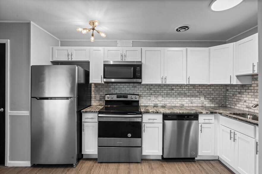 4401 S Crooks Rd, Royal Oak, MI à vendre - Photo du bâtiment - Image 2 de 8