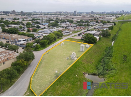 3534-3544 Doug Dr, Dallas, TX for sale - Building Photo - Image 2 of 8