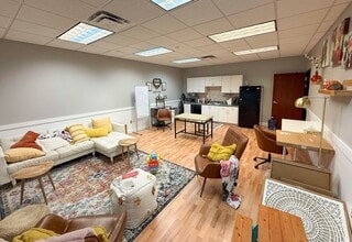 2927-2951 Oak Lake Blvd, Midlothian, VA for lease Interior Photo- Image 2 of 4