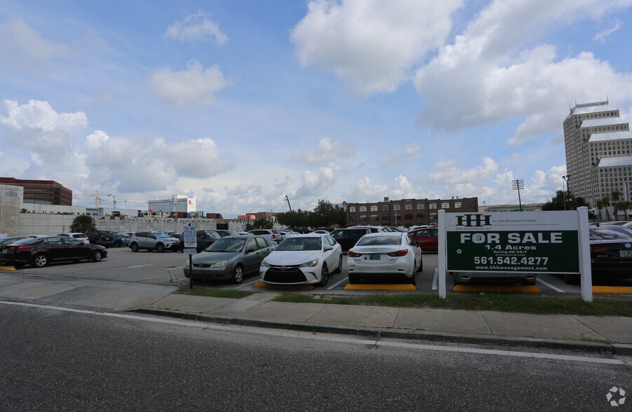 110 W Jefferson St, Orlando, FL à vendre - Photo du bâtiment - Image 3 de 5