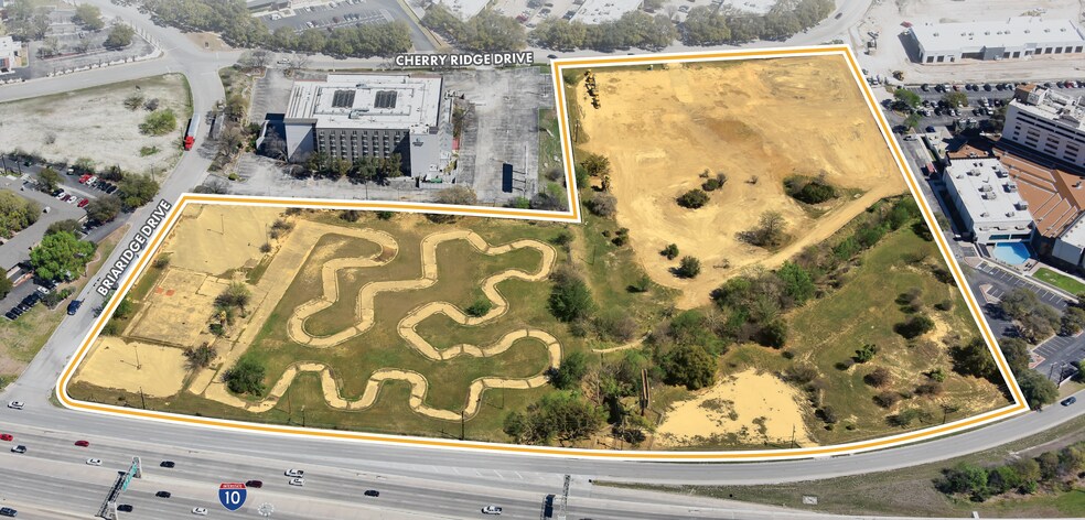 NEQ Loop 410 and IH-10, San Antonio, TX à vendre - Photo du bâtiment - Image 2 de 8