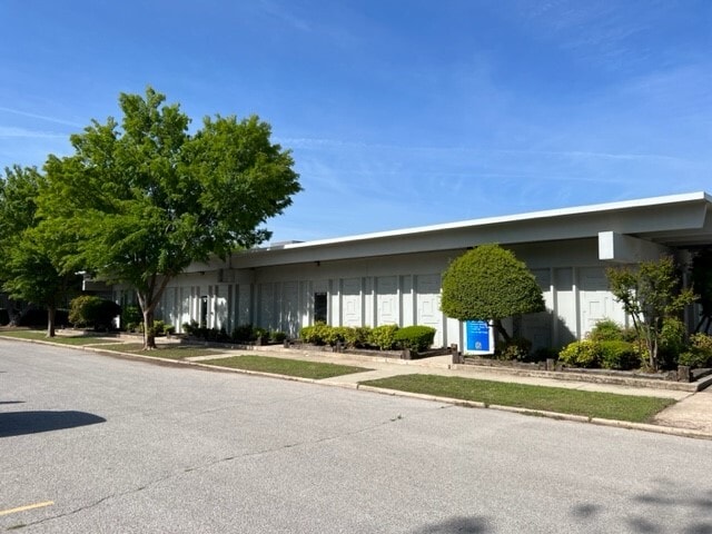 2227 W Lindsey St, Norman, OK for sale - Building Photo - Image 2 of 8