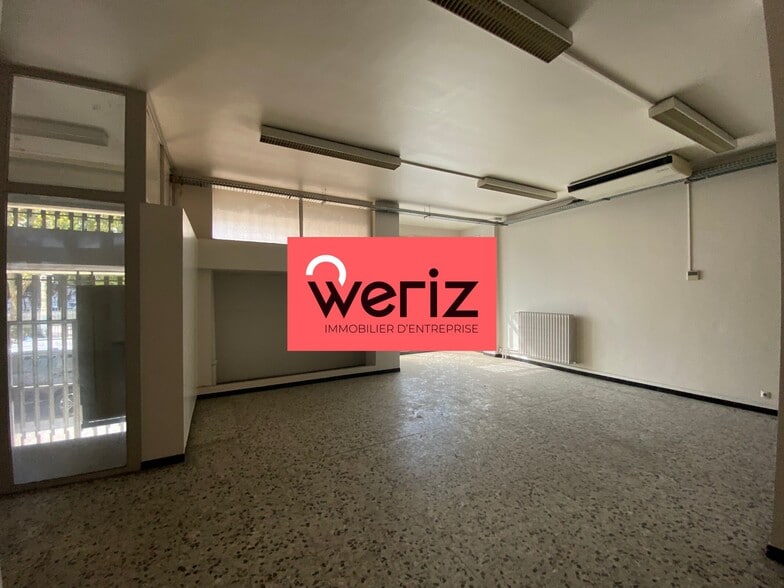 Office in Marseille for lease - Building Photo - Image 2 of 14