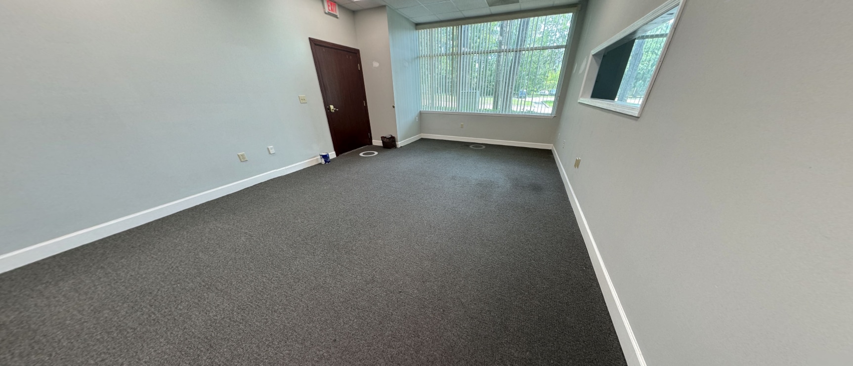 735 Johnnie Dodds Blvd, Mount Pleasant, SC for lease Interior Photo- Image 1 of 3