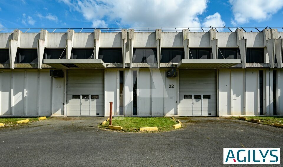 Flex dans COURCOURONNES à louer Photo du bâtiment- Image 1 de 6
