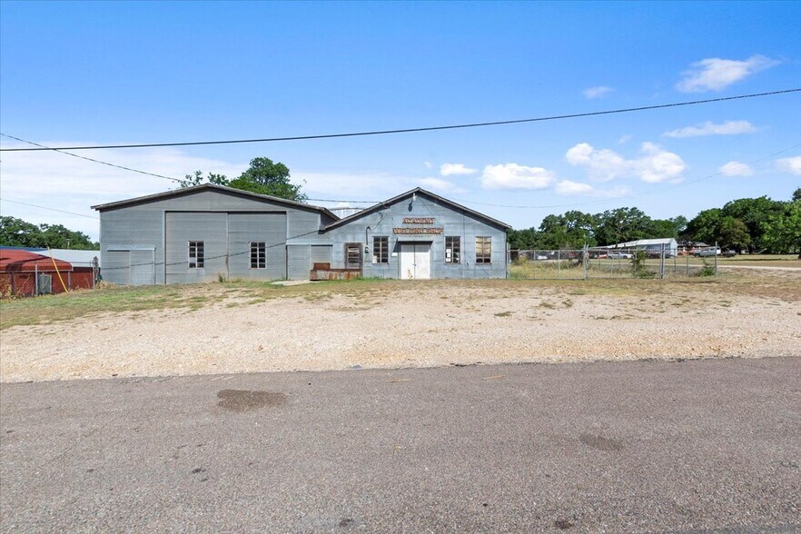 110 S Highway 95, Little River Academy, TX à vendre - Photo principale - Image 1 de 8