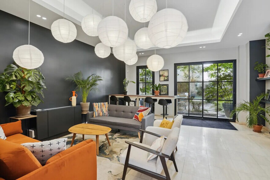 5 Avenue Pierre Ier De Serbie, Paris à louer - Photo du bâtiment - Image 3 de 16