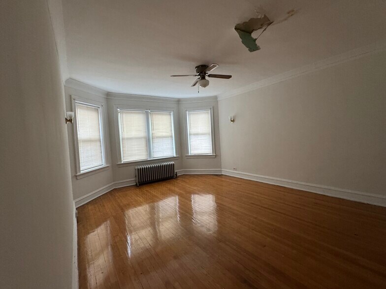 8035 S Evans Ave, Chicago, IL à vendre - Photo du bâtiment - Image 2 de 6