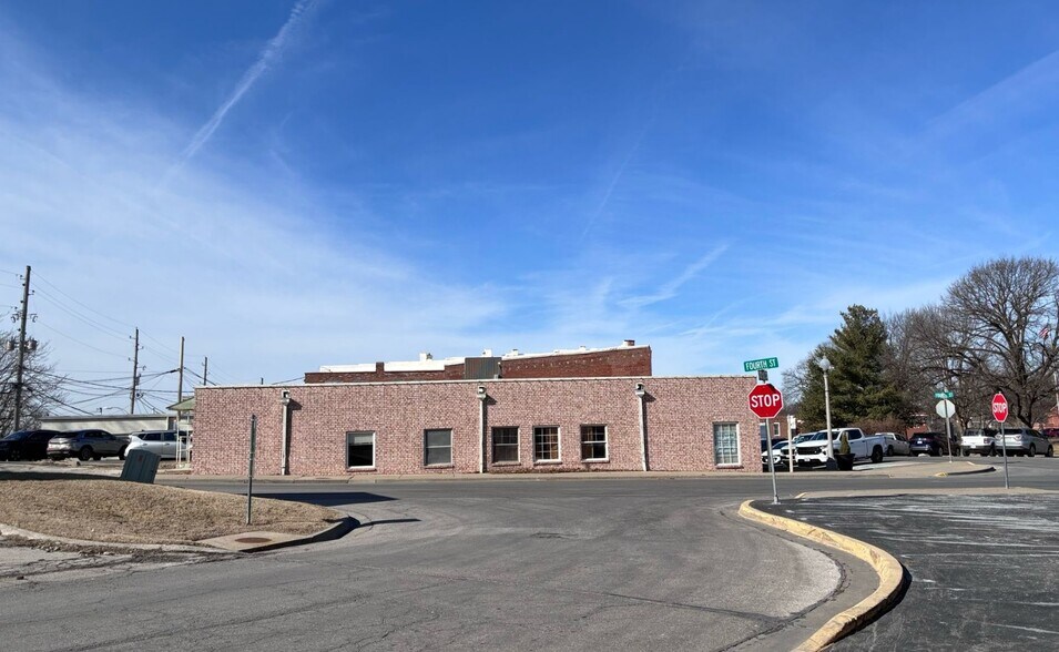 355 Main St, Platte City, MO for lease - Building Photo - Image 2 of 3