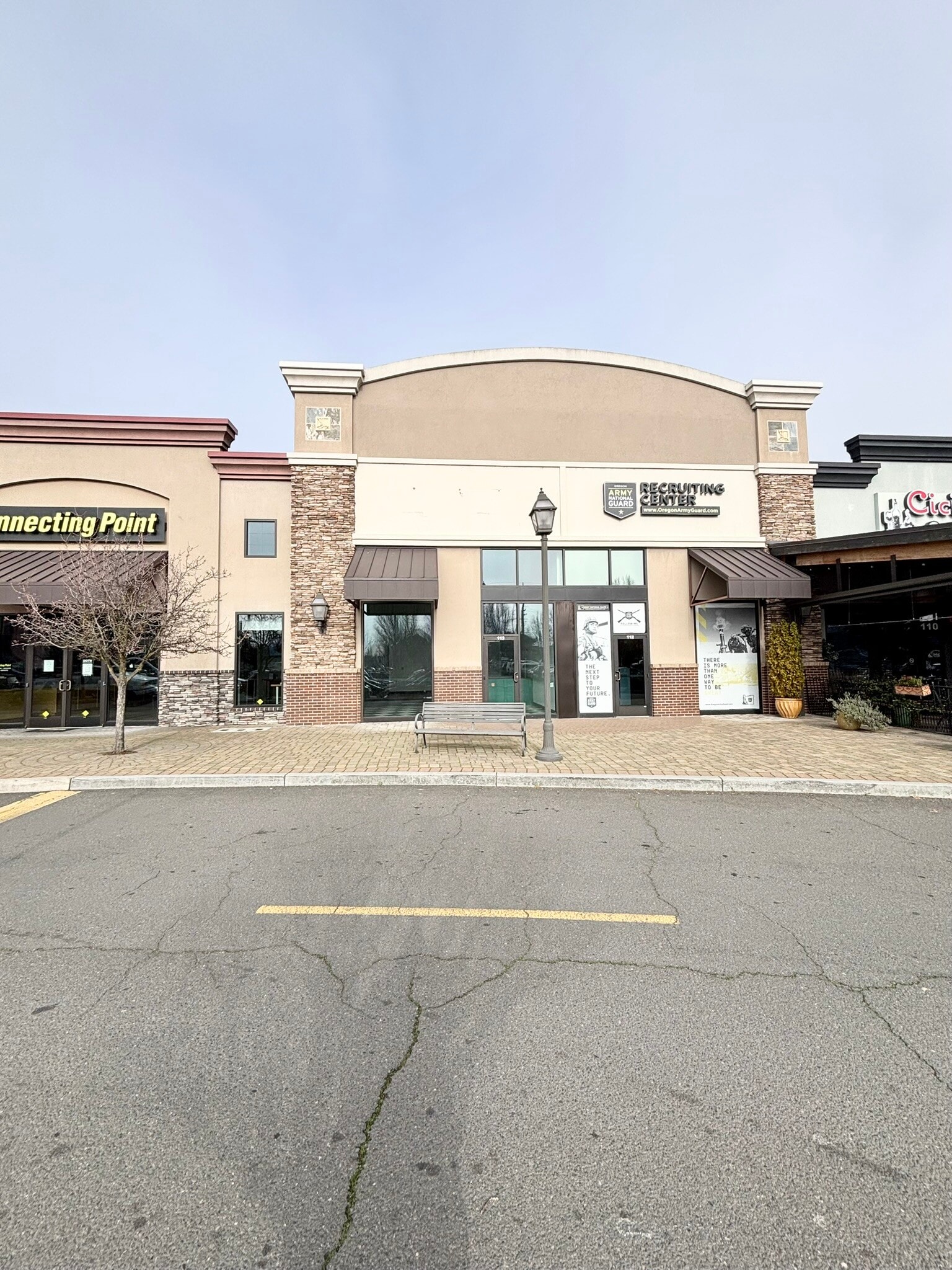 1251 E McAndrews, Medford, OR for lease Interior Photo- Image 1 of 14