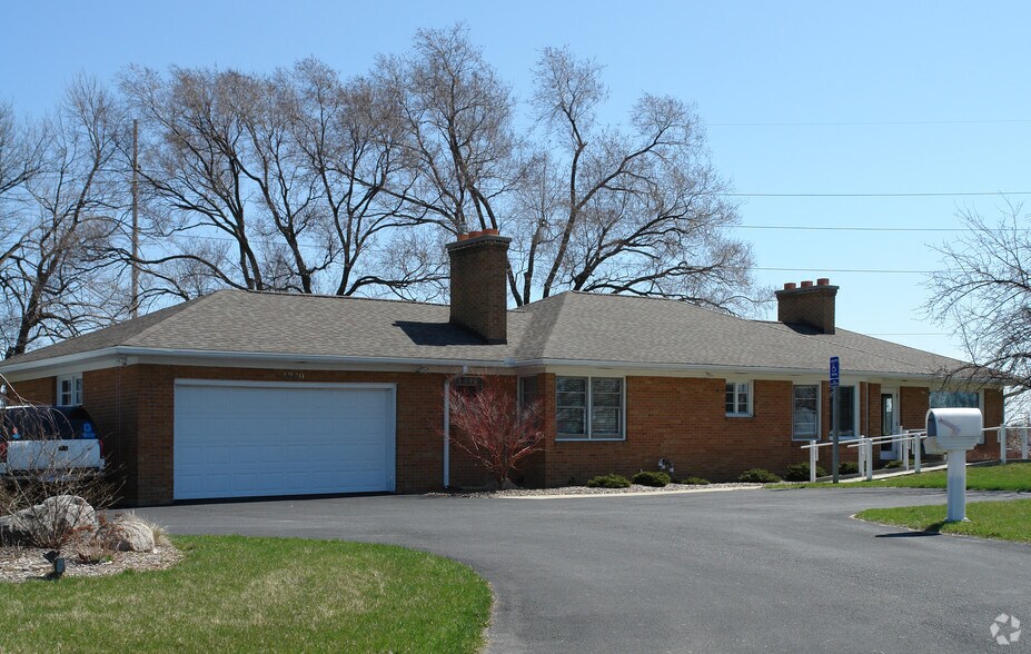 4920 Broadmoor Ave SE, Grand Rapids, MI à vendre - Photo du bâtiment - Image 2 de 4