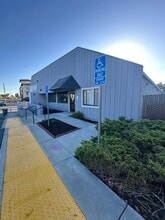 300 El Camino Real, San Carlos, CA à louer Photo intérieure- Image 1 de 12