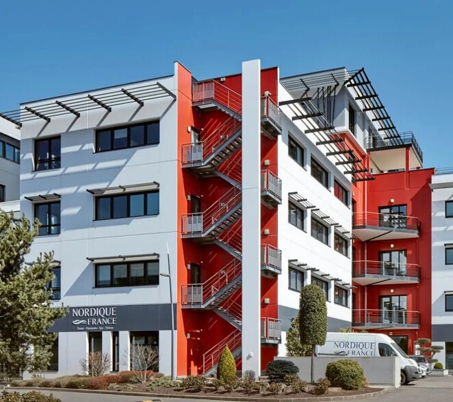 10 Rue Aimé Cotton, Saint-Priest for lease - Building Photo - Image 1 of 6