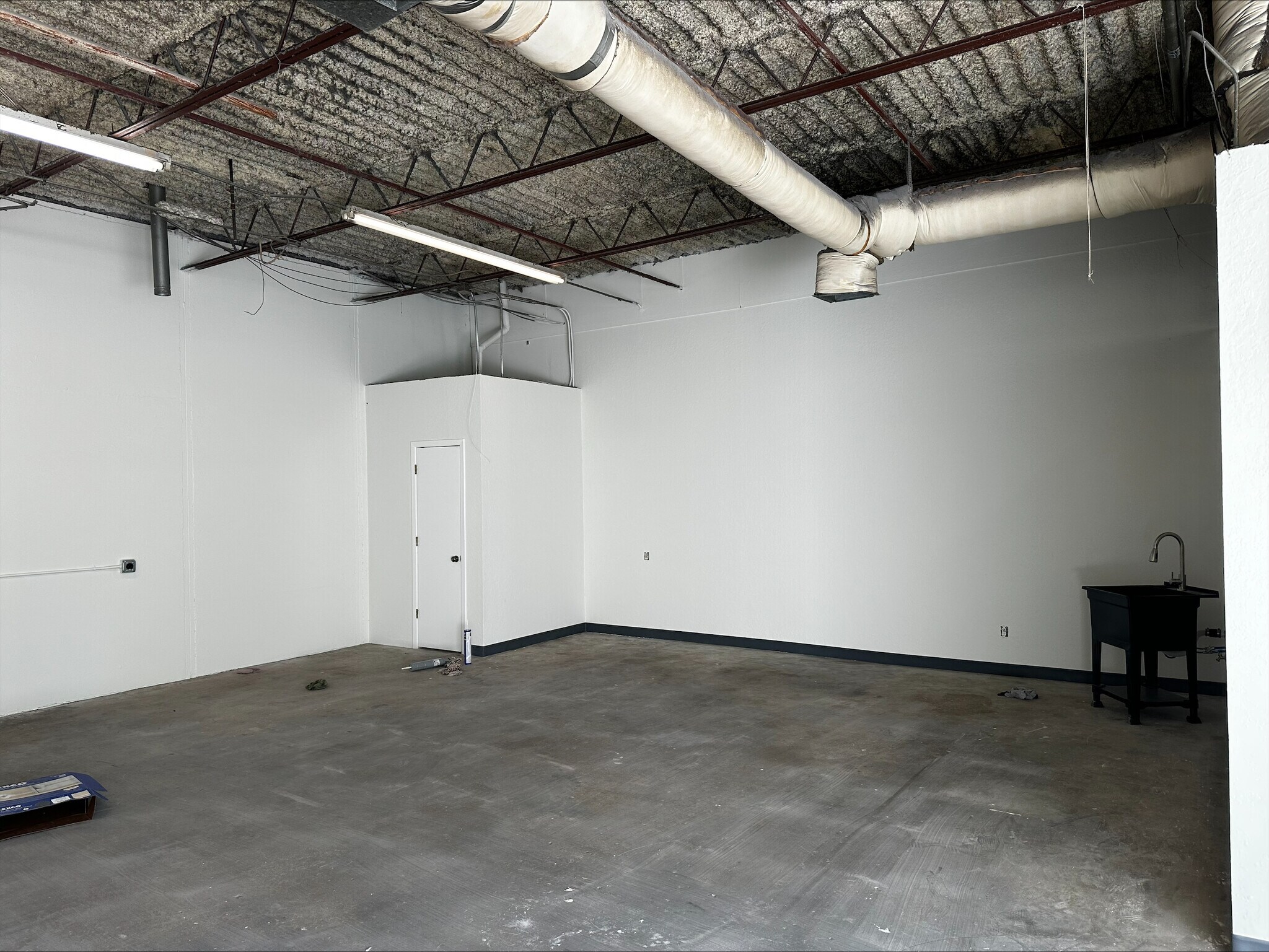 4161-4215 S 33rd West Ave, Tulsa, OK for lease Interior Photo- Image 1 of 10
