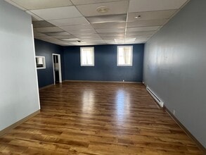 170 Flanders Rd, Niantic, CT for lease Interior Photo- Image 2 of 12