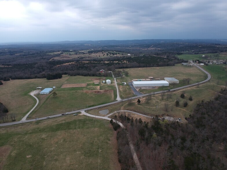 6010 E State Highway 76, Kirbyville, MO à louer - Photo du bâtiment - Image 2 de 2