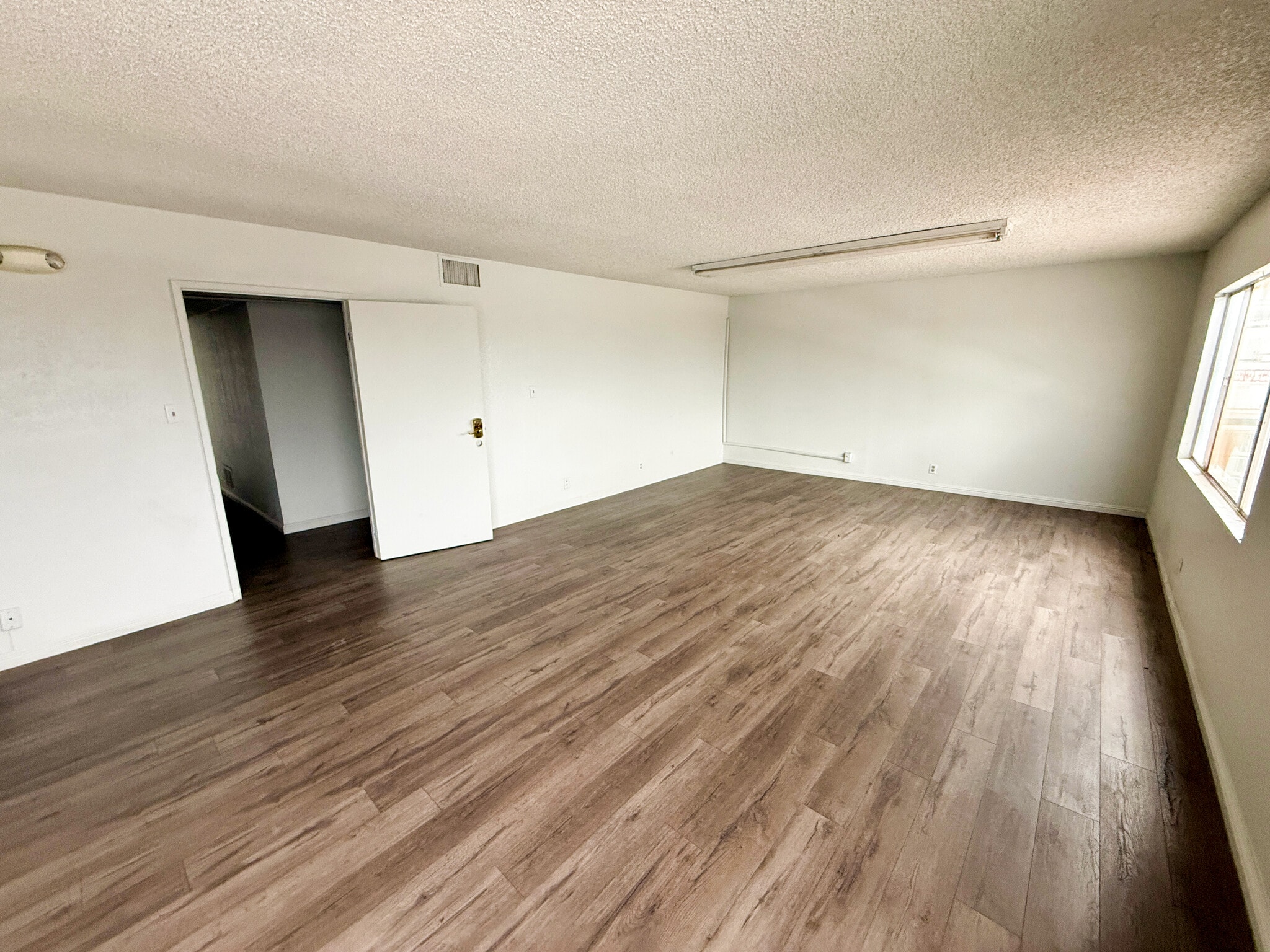 1604 S Commerce St, Las Vegas, NV for lease Interior Photo- Image 1 of 3