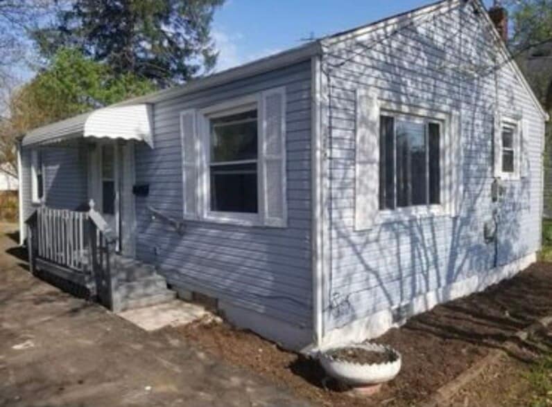 1084 Yukon Ave, Akron, OH for sale - Primary Photo - Image 1 of 1