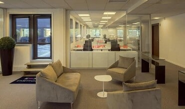 54-56 Avenue Jean Jaurès, Colombes for lease Interior Photo- Image 1 of 19