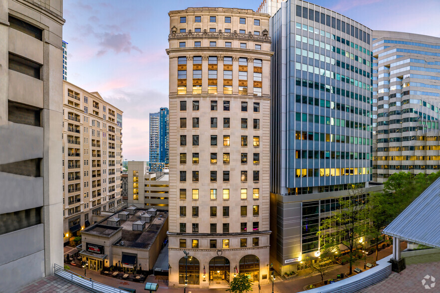 212 S Tryon St, Charlotte, NC for sale - Building Photo - Image 1 of 1