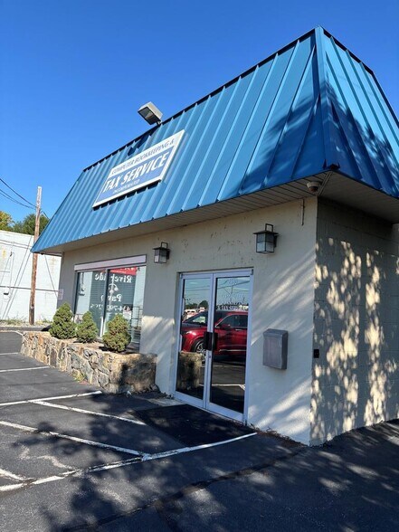 2380 Riverside Dr, Danville, VA à vendre - Photo du bâtiment - Image 2 de 10