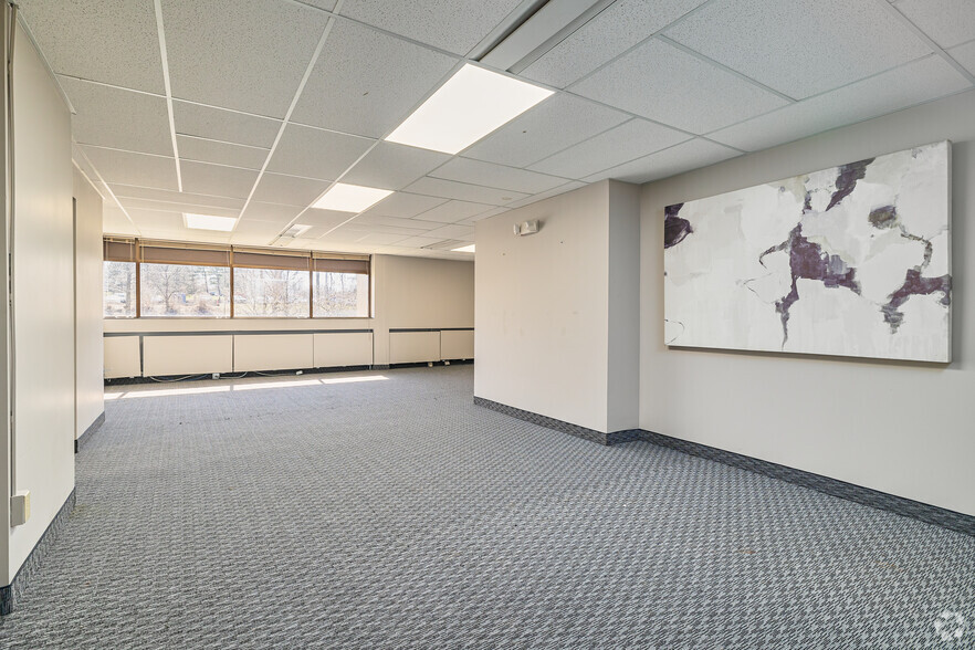 11201 Shaker Blvd, Cleveland, OH for lease - Interior Photo - Image 3 of 29