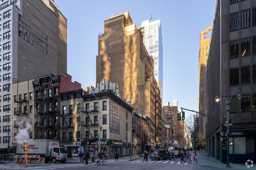 150 E 39th St, New York, NY for lease - Primary Photo - Image 1 of 6