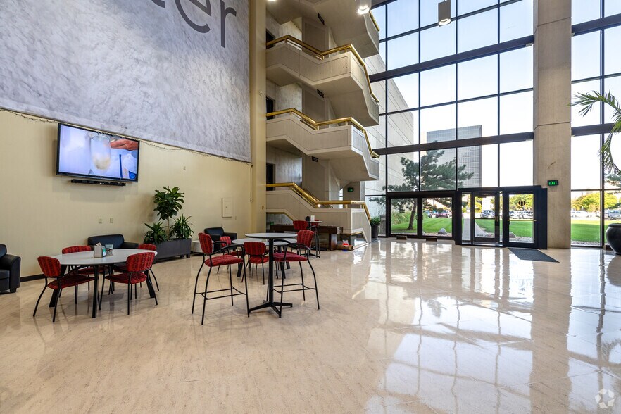 301 N Main St, Wichita, KS à louer - Hall d’entrée - Image 3 de 8
