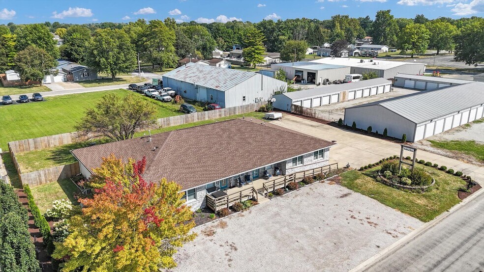 808 N 3rd St, Saint Joseph, IL à vendre - Photo du bâtiment - Image 1 de 45