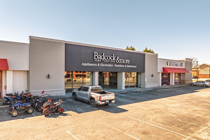 3407 W Gate City Blvd, Greensboro, NC for lease - Building Photo - Image 2 of 5