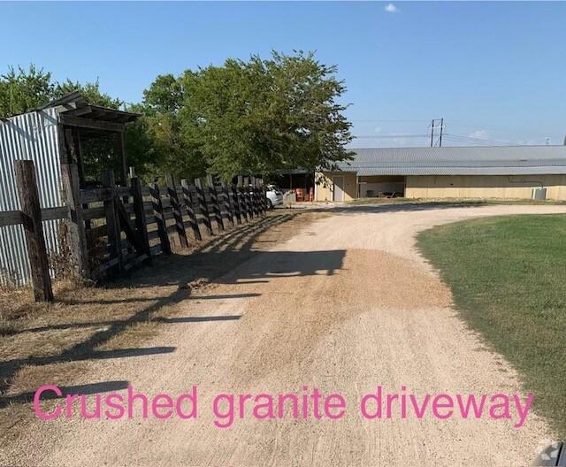 11900 FM 812 Rd, Del Valle, TX à louer - Photo du bâtiment - Image 2 de 4