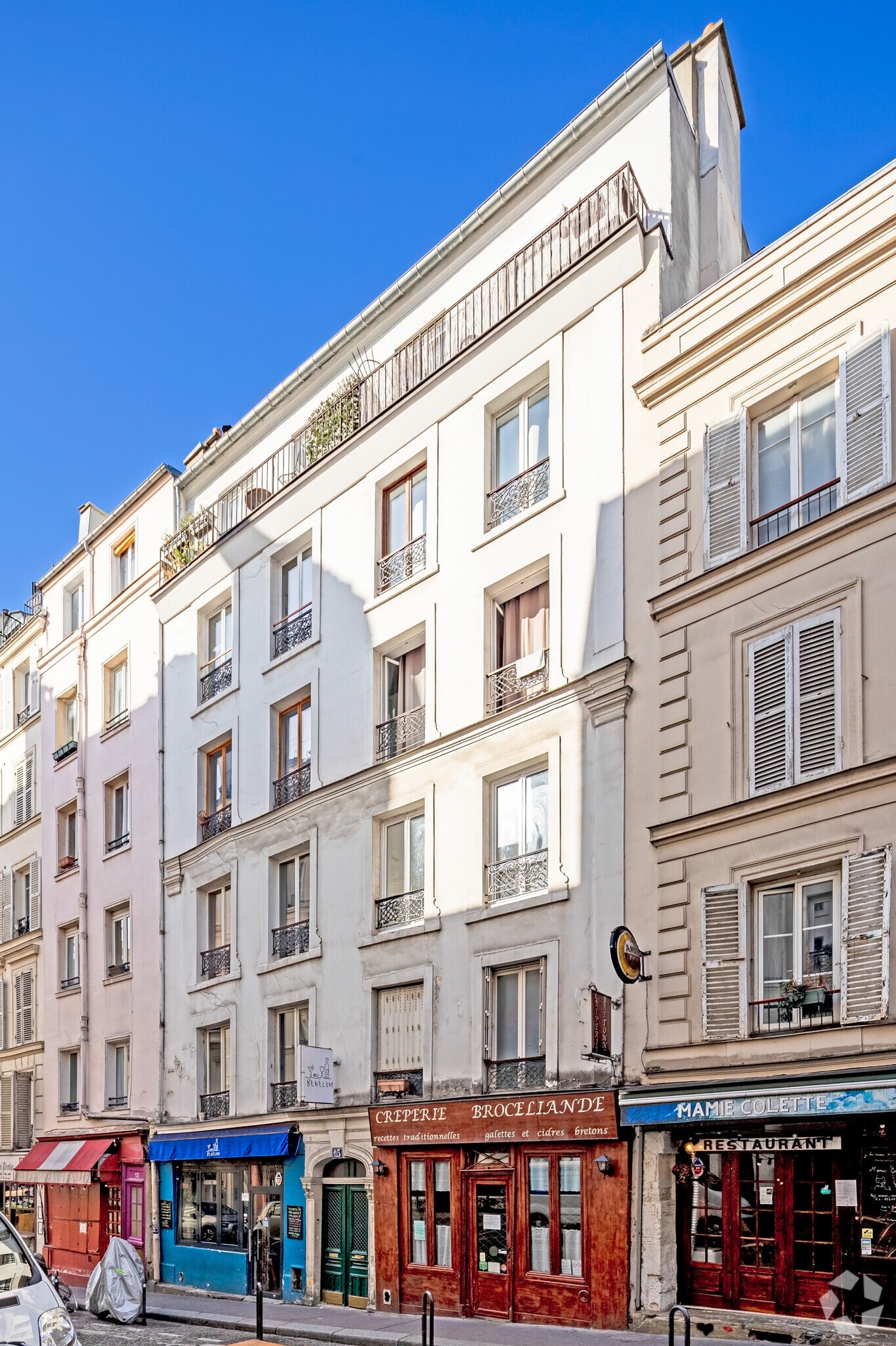 15 Rue Des Trois Frères, Paris for sale Primary Photo- Image 1 of 8