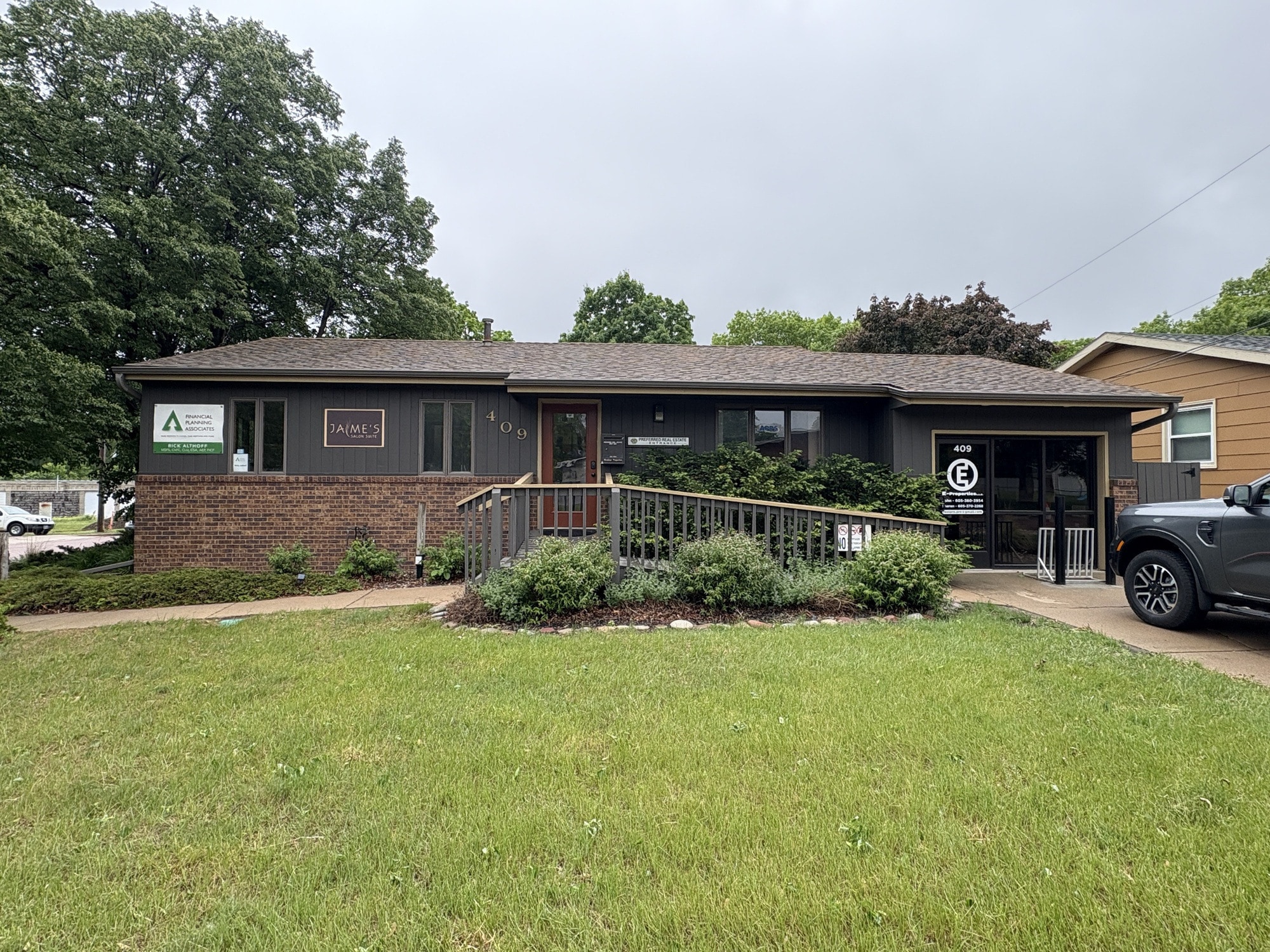409 E 41st St, Sioux Falls, SD for lease Building Photo- Image 1 of 5
