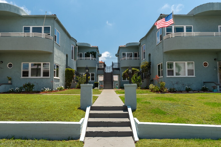 349-363 D Ave, Coronado, CA à vendre - Photo principale - Image 1 de 25