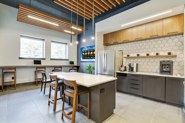 Plus de détails pour 25 Pompton Ave, Verona, NJ - Coworking à louer