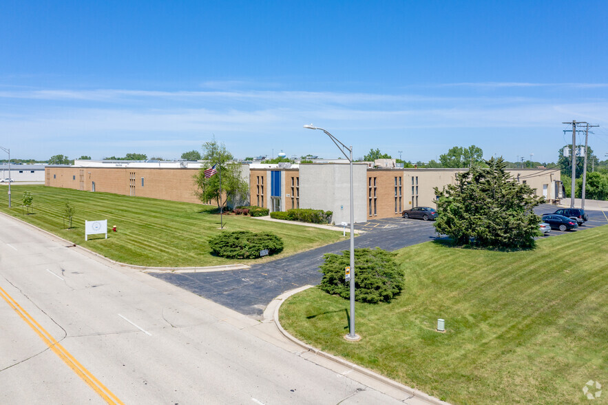 7730 S 6th St, Oak Creek, WI for sale - Building Photo - Image 1 of 1