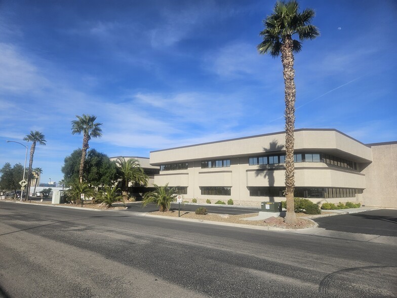 6333 Ensworth St, Las Vegas, NV à louer - Photo du bâtiment - Image 2 de 12
