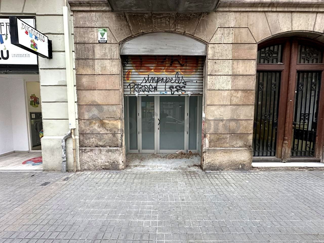Retail in Barcelona, Barcelona for lease Building Photo- Image 1 of 13
