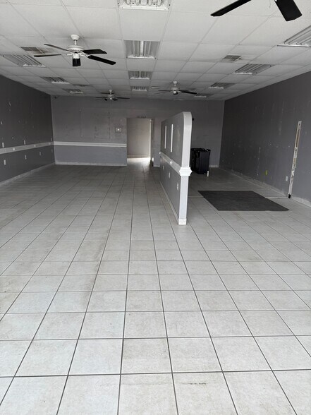 5022-5044 Plank Rd, Fredericksburg, VA à louer - Photo du bâtiment - Image 3 de 4