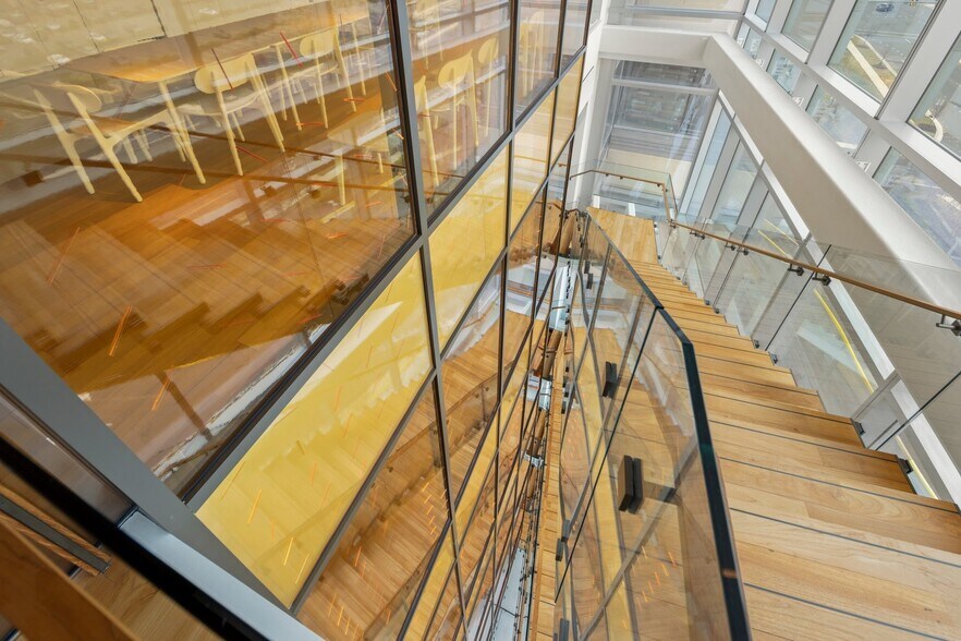 7940 Jones Branch Dr, McLean, VA à louer - Photo intérieure - Image 2 de 39