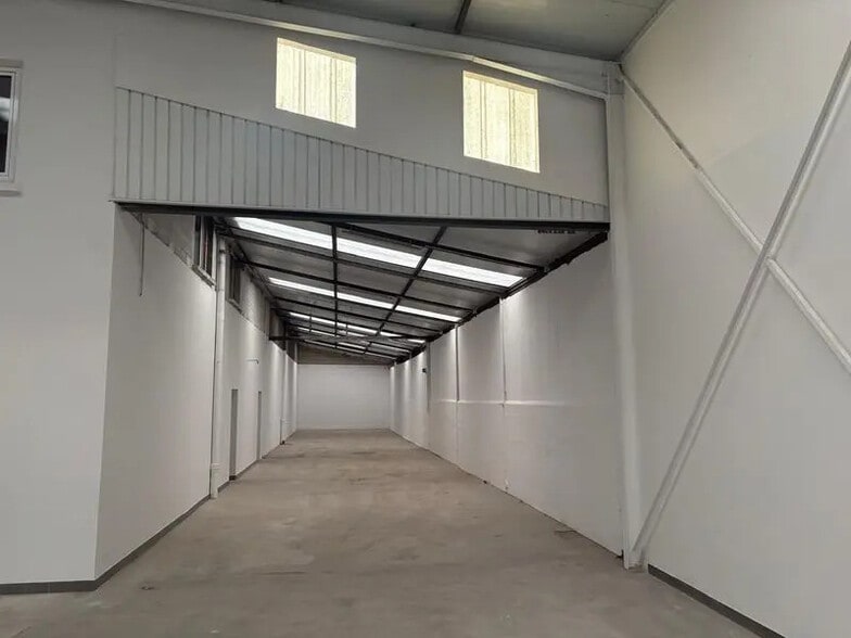 Bureau dans Sucy-en-Brie à louer - Photo intérieure - Image 2 de 9