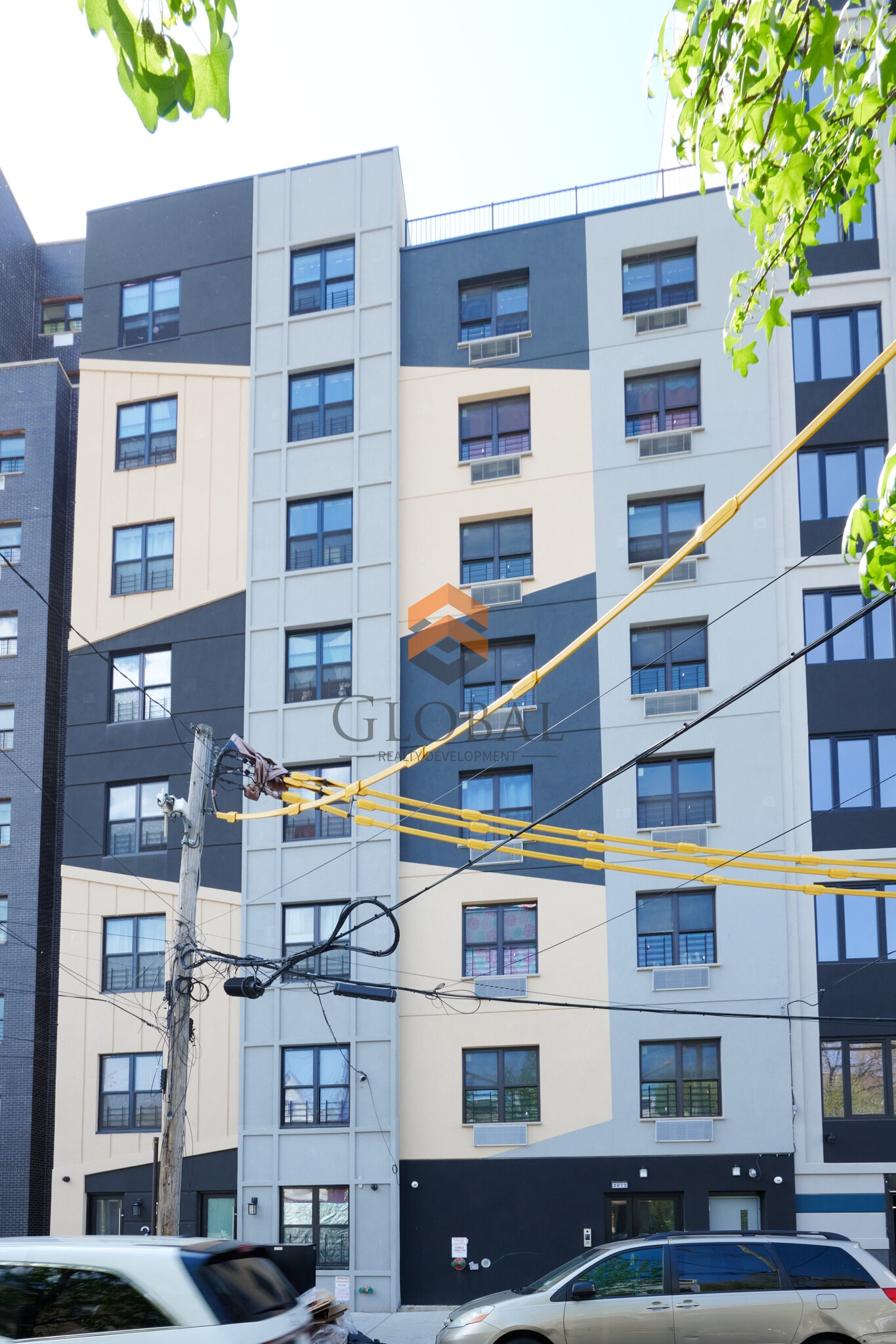 2073 Ryer Ave, Bronx, NY à vendre Photo principale- Image 1 de 16