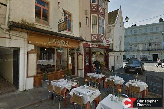 1-3 Church Ln, Windsor à louer - Photo du bâtiment - Image 1 de 5