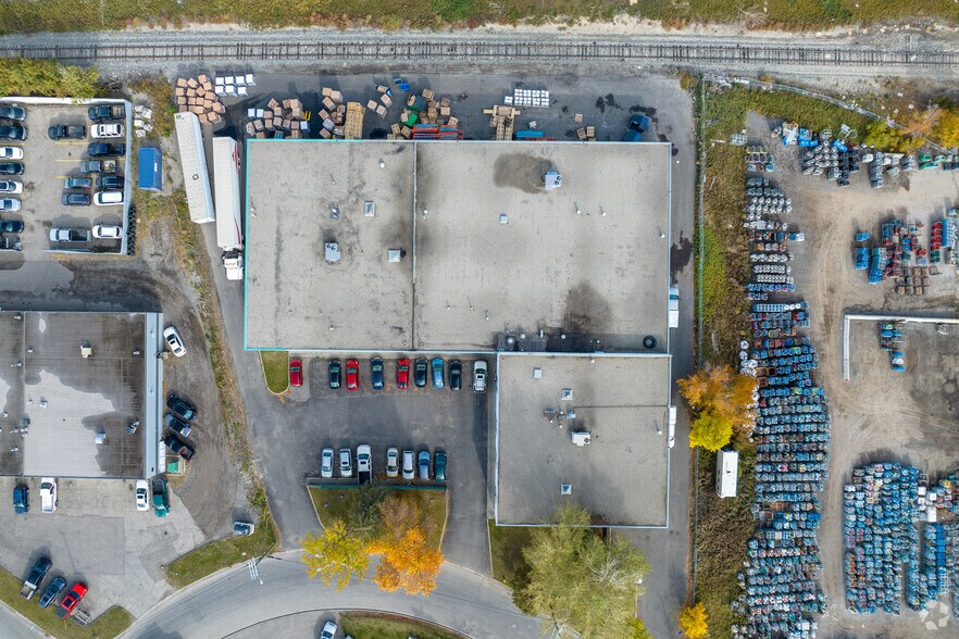 2828 54th Ave SE, Calgary, AB à vendre - Aérien - Image 3 de 5