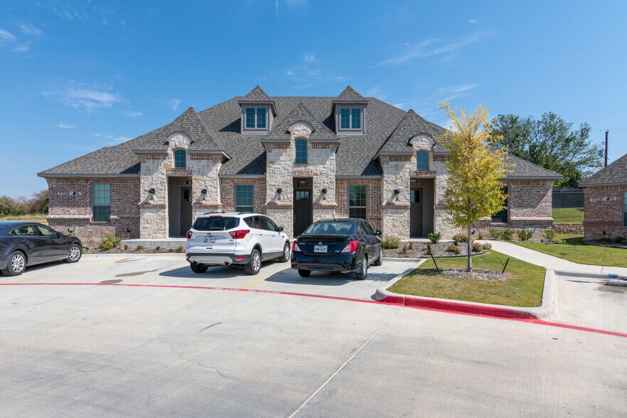 7720 Rufe Snow Dr, North Richland Hills, TX à louer - Photo du bâtiment - Image 2 de 5