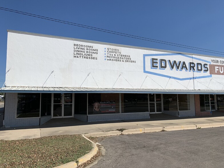 418 E Zavala St, Crystal City, TX for sale - Building Photo - Image 1 of 1