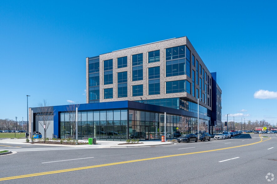 950 Harry S Truman Dr N, Largo, MD for lease - Building Photo - Image 3 of 5